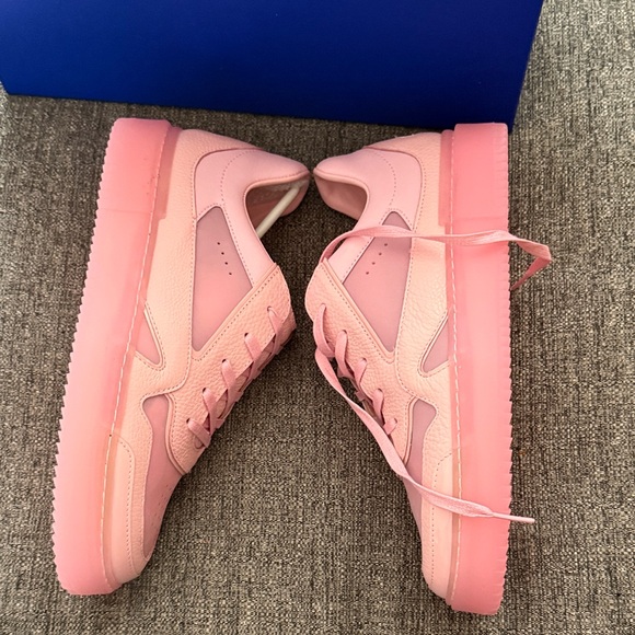 NEW w/Box Stuart Weitzman Brooklyn Low Top Sneakers - Picture 5 of 10